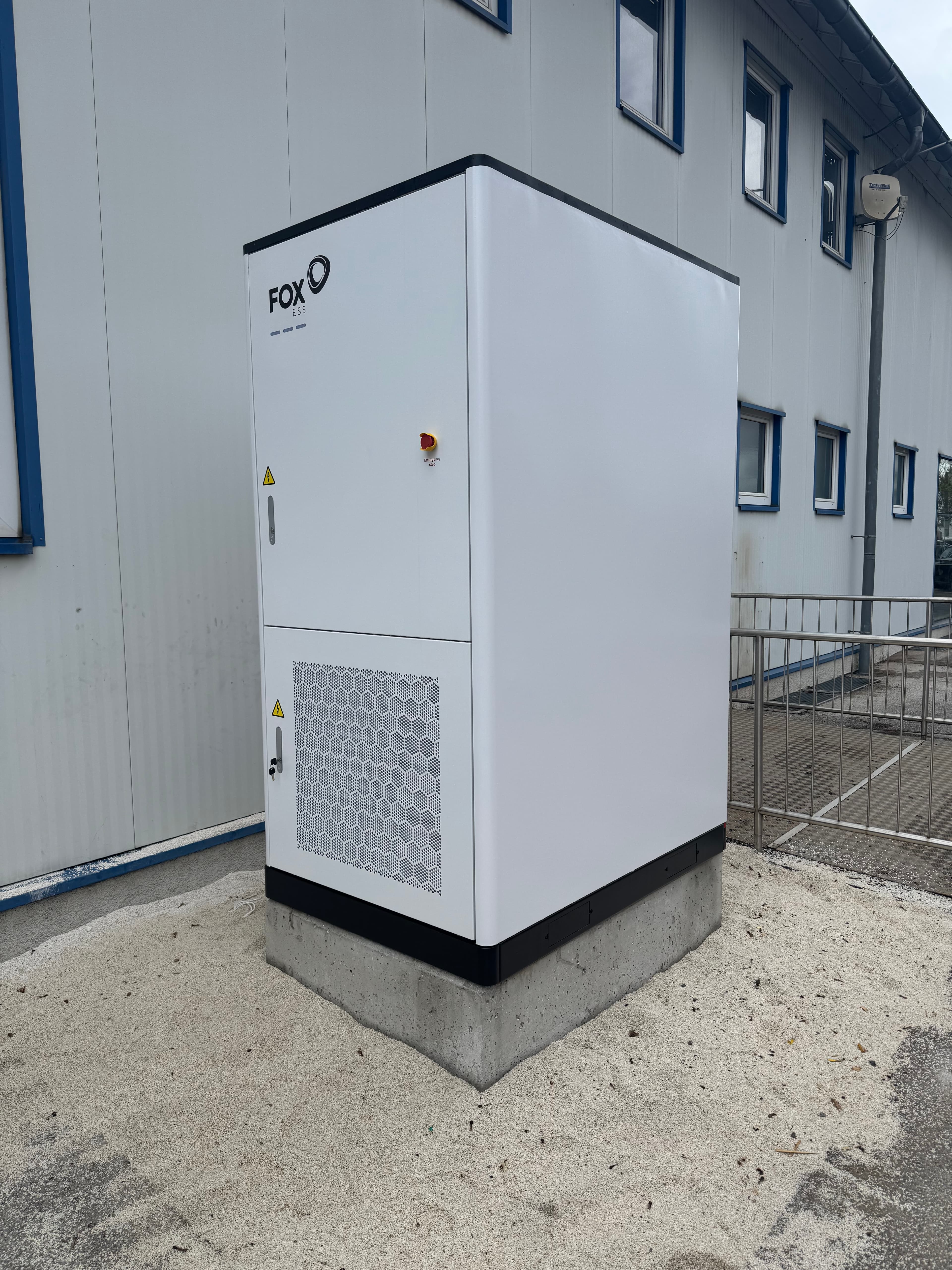 Gewerbespeicher mit rund 215 kWh Speichervolumen